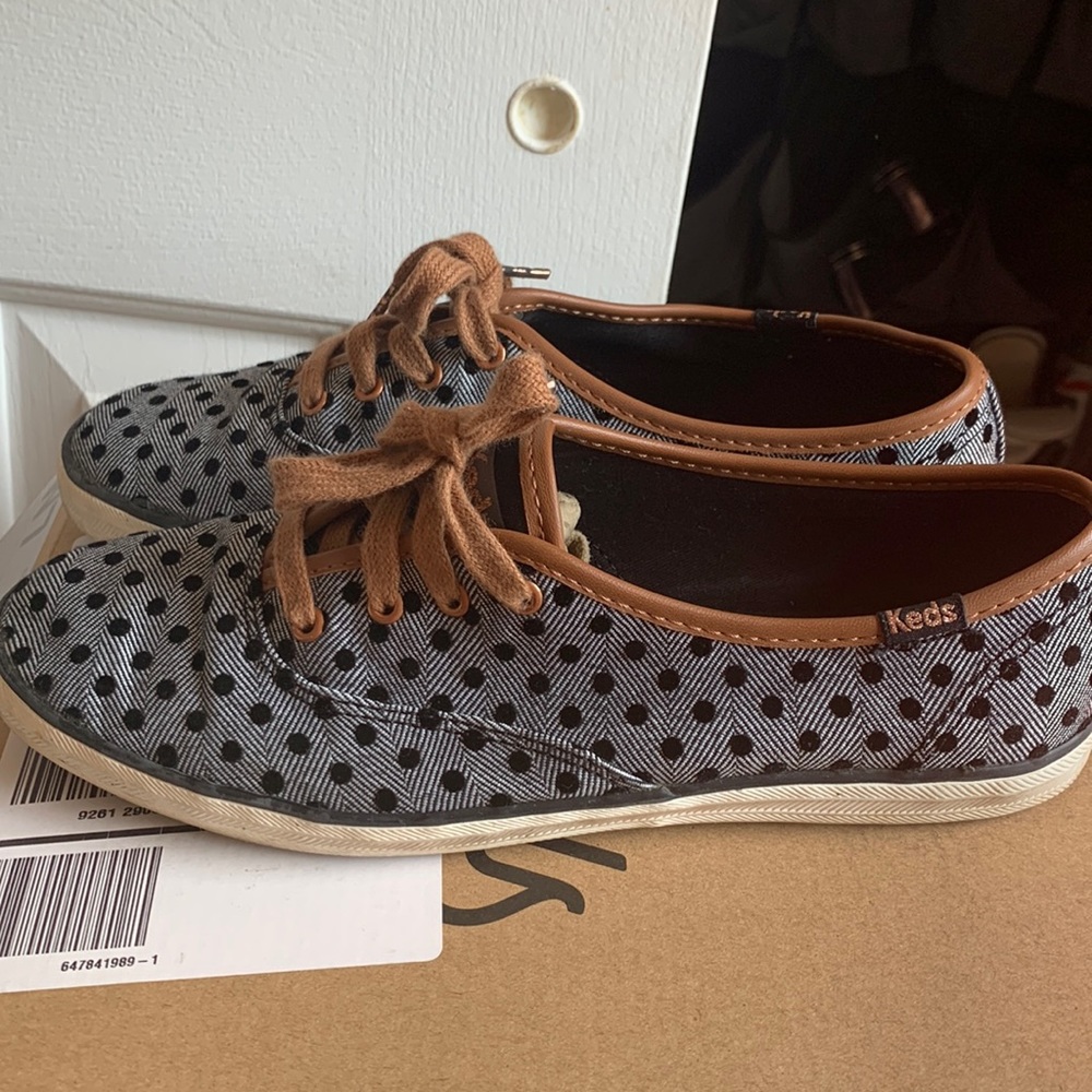 KEDS Size 6.5 Womens Navy and Brown Polka Dot Shoes